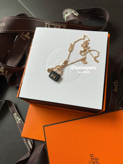 [Clover Jewelry]CONSTANCE BLACK PEDANT PINK GOLD NECKLACE