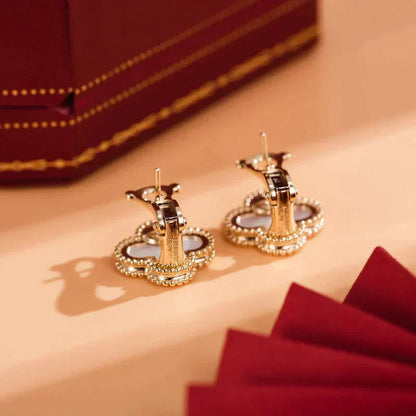 [Clover Jewelry]CLOVER MEDIUM 1 MOTIFS  WHITE MOP STUD EARRINGS