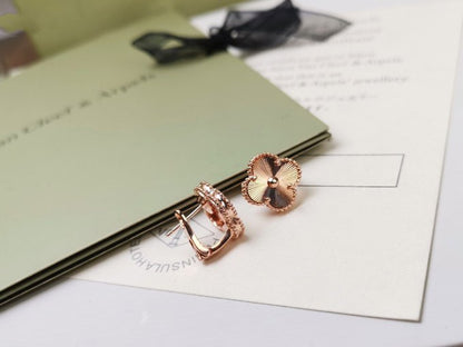[Clover Jewelry]CLOVER MEDIUM STUD EARRINGS
