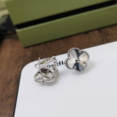 [Clover Jewelry]CLOVER MEDIUM STUD EARRINGS