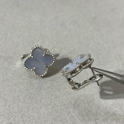 [CLOVER JEWELRY]CLOVER CHALCEDONY SILVER STUD EARRINGS