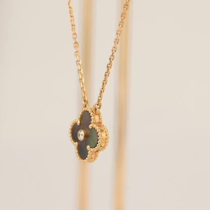 [Clover Jewelry]CLOVER 15MM DIAMOND AND MOTHER-OF-GREY NECKLACE