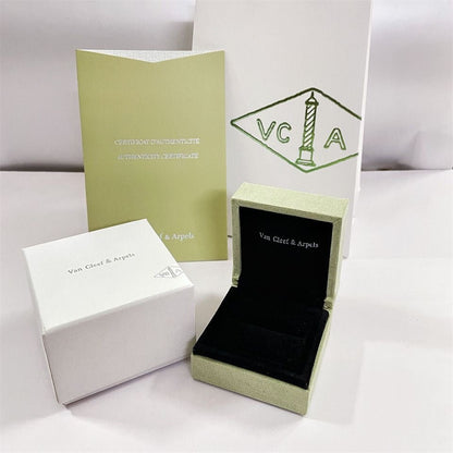 [Clover Jewelry]VA CLOVER BRACELET NECKLACE RING BOX GIFT BAG