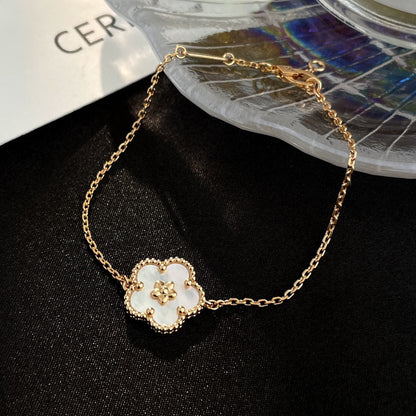 [Clover Jewelry]LUCKY WHITE MOP PLUM BLOSSOM  BRACELET