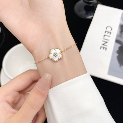 [Clover Jewelry]LUCKY WHITE MOP PLUM BLOSSOM  BRACELET