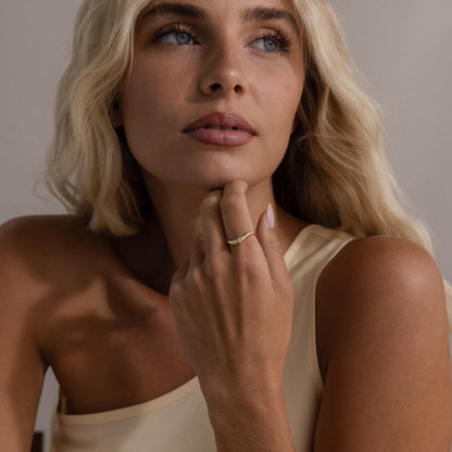 Zen Diamond Curve Ring