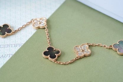 [Clover Jewelry] CLOVER 5 MOTIF GRAY MOP BRACELET COLLECTION