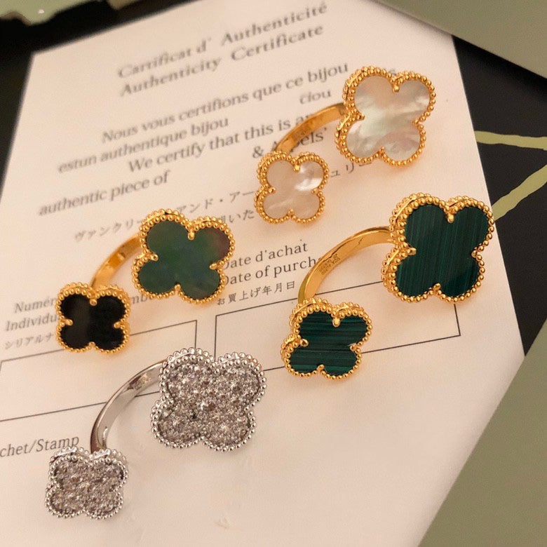 [CLOVER JEWELRY]CLOVER BETWEEN THE FINGER RING